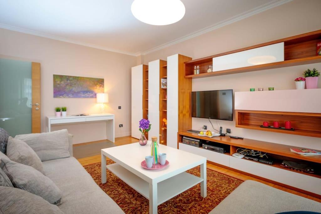 Green Apartment - Top Location, Near City Center! Sofía Exterior foto