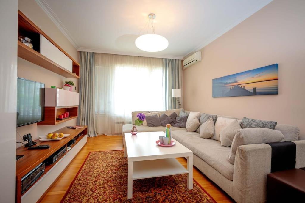 Green Apartment - Top Location, Near City Center! Sofía Exterior foto