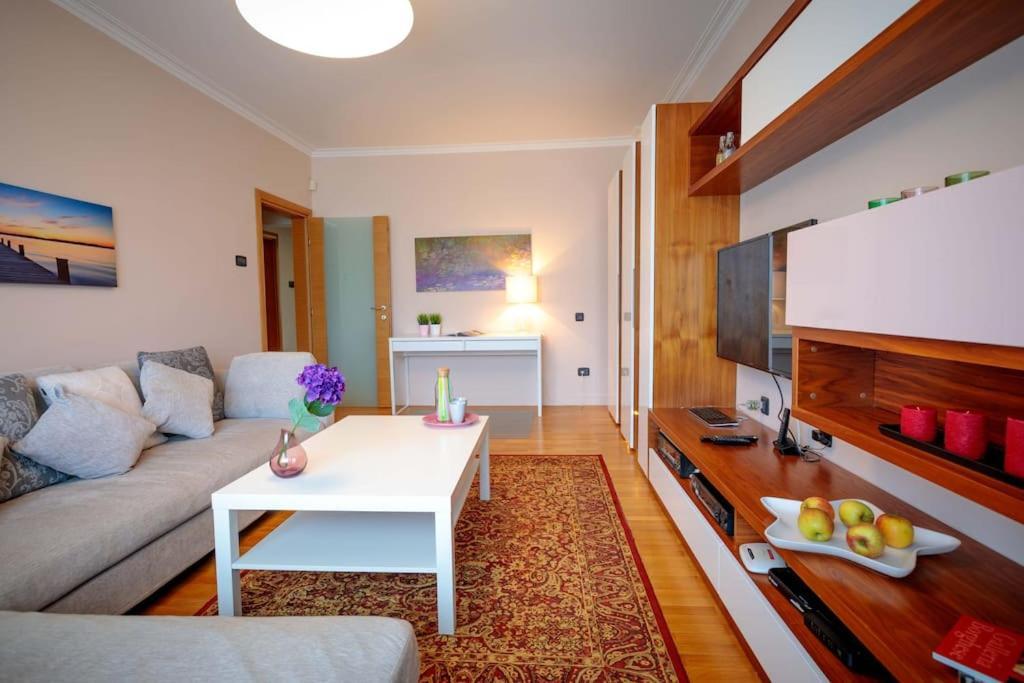 Green Apartment - Top Location, Near City Center! Sofía Exterior foto