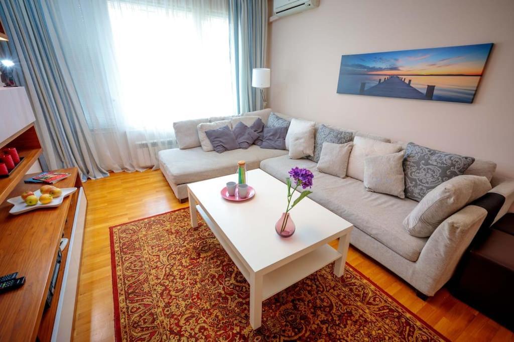 Green Apartment - Top Location, Near City Center! Sofía Exterior foto